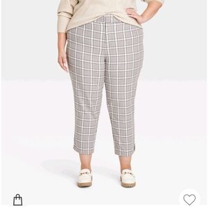 Ava & Viv Plaid High Rise, Ankle, Fitted Hip & Thigh Pants